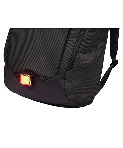 Ranica-thule-20l rb320566 7 Светлоотразителни елементи върху раницата за по-добра видимост