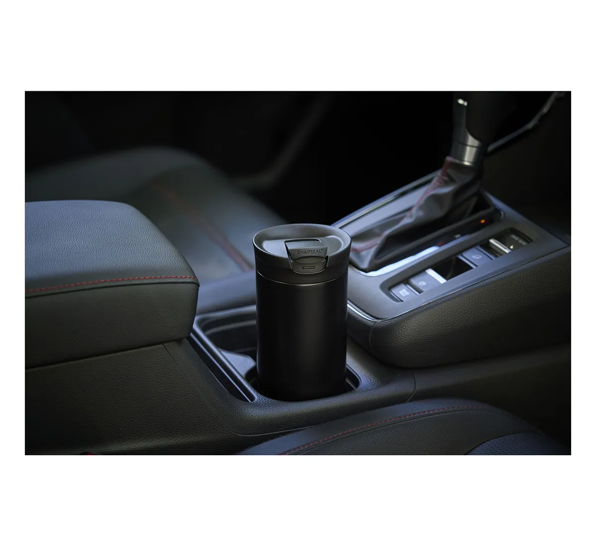 Chasha_212498q Contigo® Huron 2.0 с ергономична форма и подходящ размер за автомобилна поставка